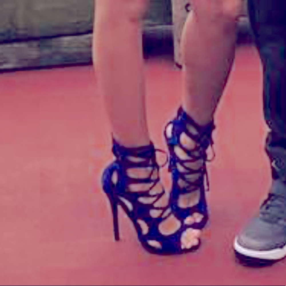 Royal Blue Heels // SZ 8 // Breckelles